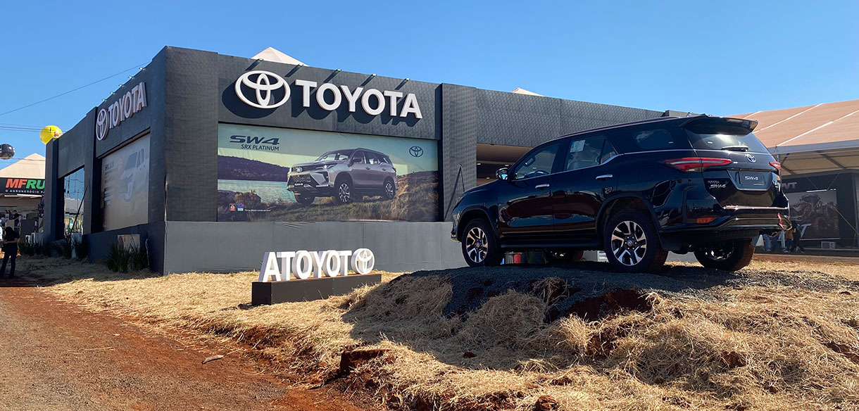 A Suave se tornou uma agência conhecida pela sua agilidade nas entregas, principalmente no varejo, mas o que nem todos sabem é do seu profissionalismo na Organização de Eventos, como no stand da Toyota na Agrishow. 